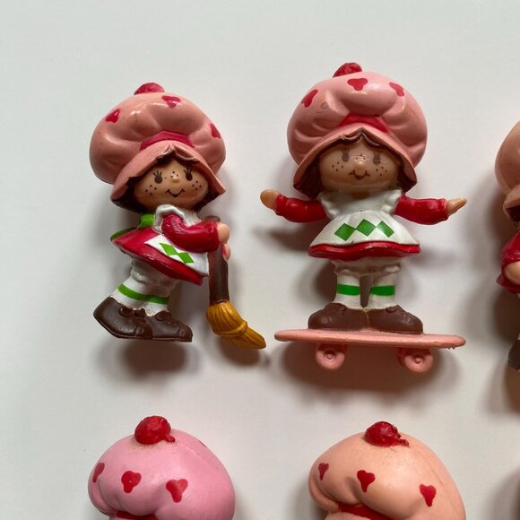 Vintage Strawberry Shortcake Mini Figures Scented 1980s Toys - Picture 2 of 7